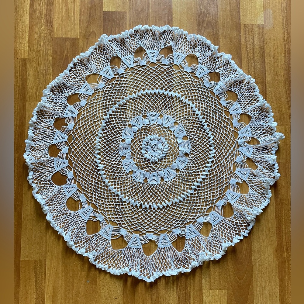 Round crochet table cloth